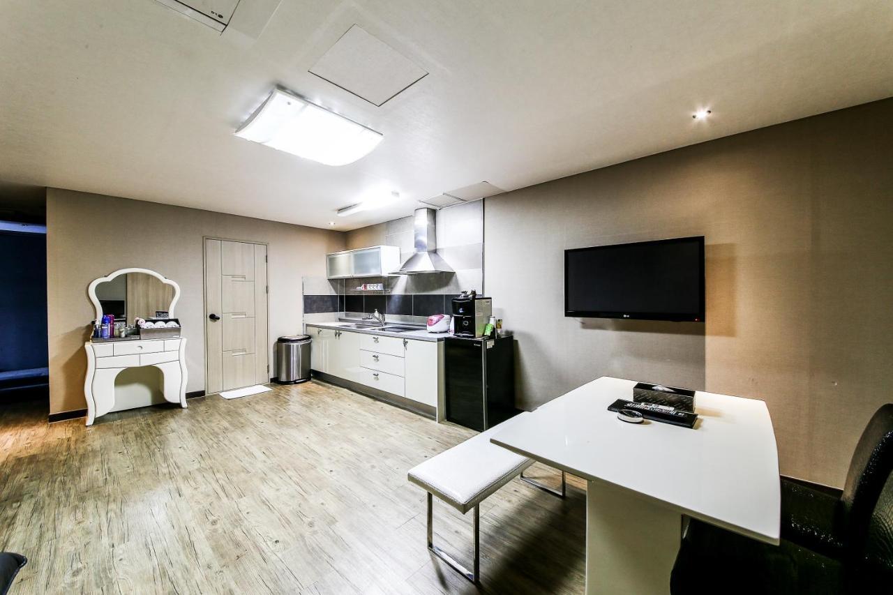 Gyeongju Arrietty Motel Extérieur photo
