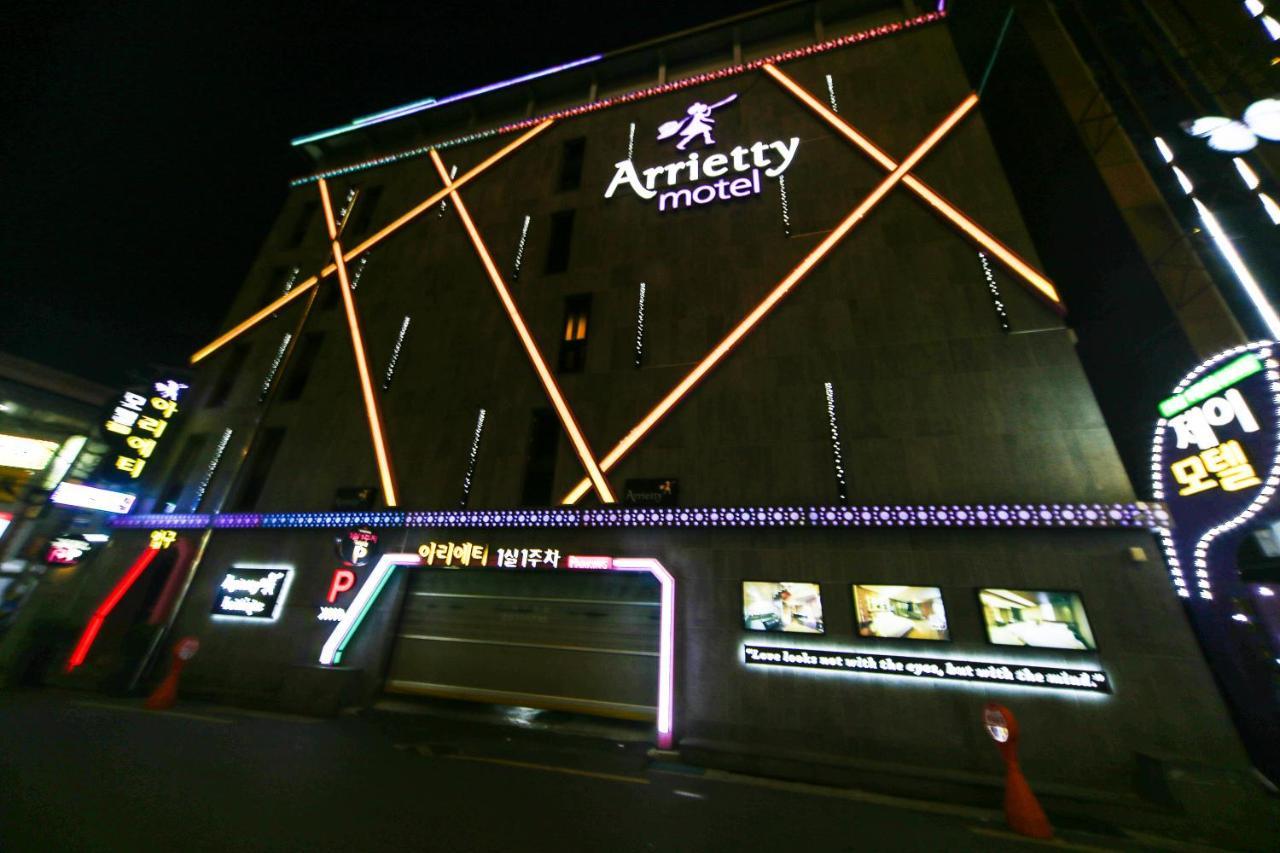 Gyeongju Arrietty Motel Extérieur photo